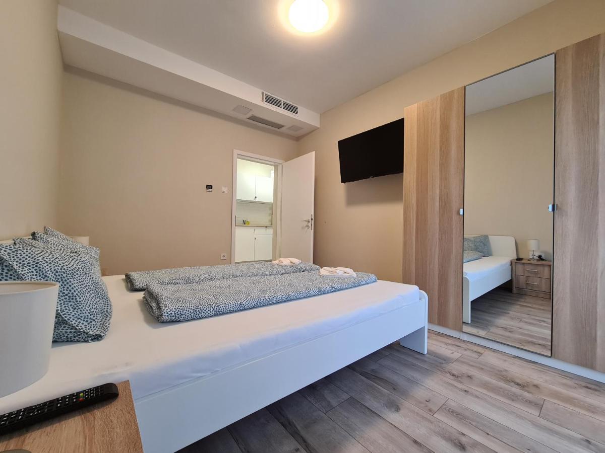 Oet Fenyo Apartmanhaz Siofok Exterior photo